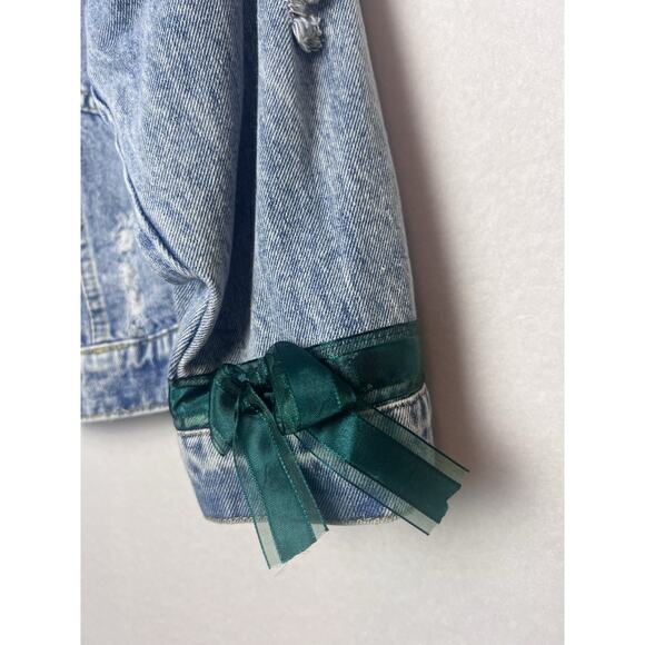 Denim Jean Jacket Women's Unbranded Size XL Patches Ribbon Details - Picture 2 of 10